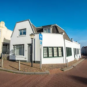 Ferienhaus Sandy's Family House For 2 Adults & 2 Children, Zandvoort